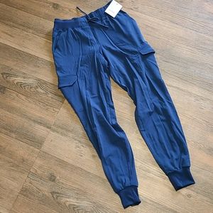 Jaanuu scrub joggers